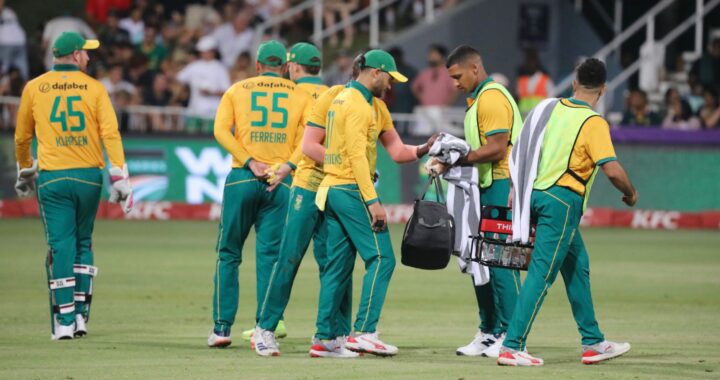 Australia survive Zimbabwe scare